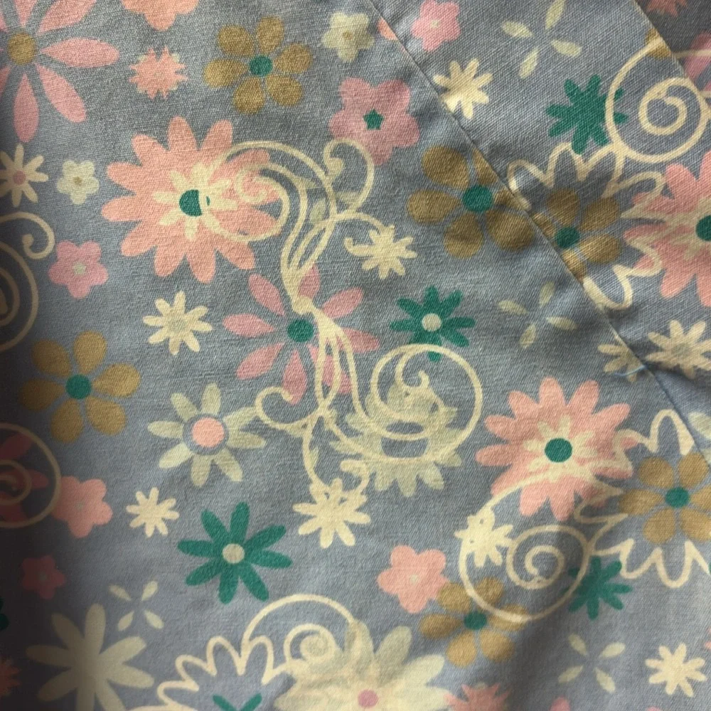 Scrub top - Picture 2 of 3